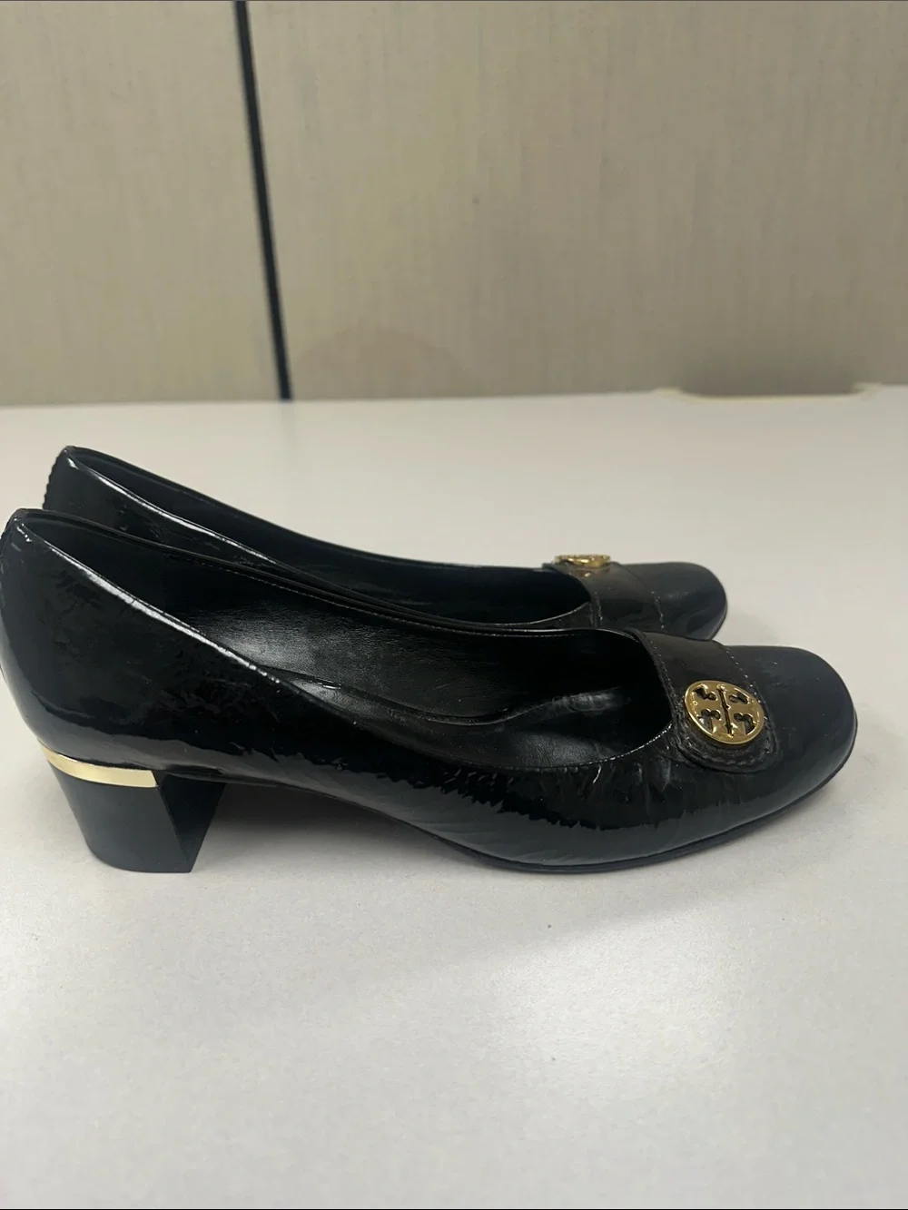 Tory Burch Leather Black Patent Leather Gold Trim Pumps Size 9M